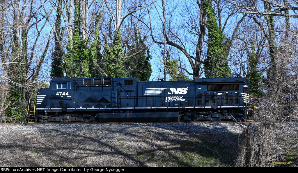 NS 4744